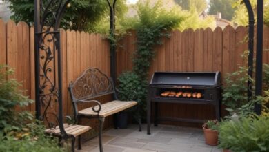 Металлические мангалы, садовые скамейки, арки и дровницы: виды, конструкция и назначение